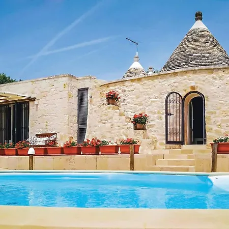 Βίλα Sleeps 2 Pool Wifi Μπάρι