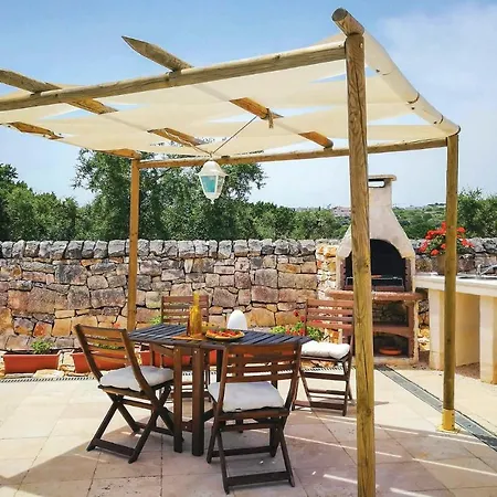 Villa Sleeps 2 Pool Wifi Bari